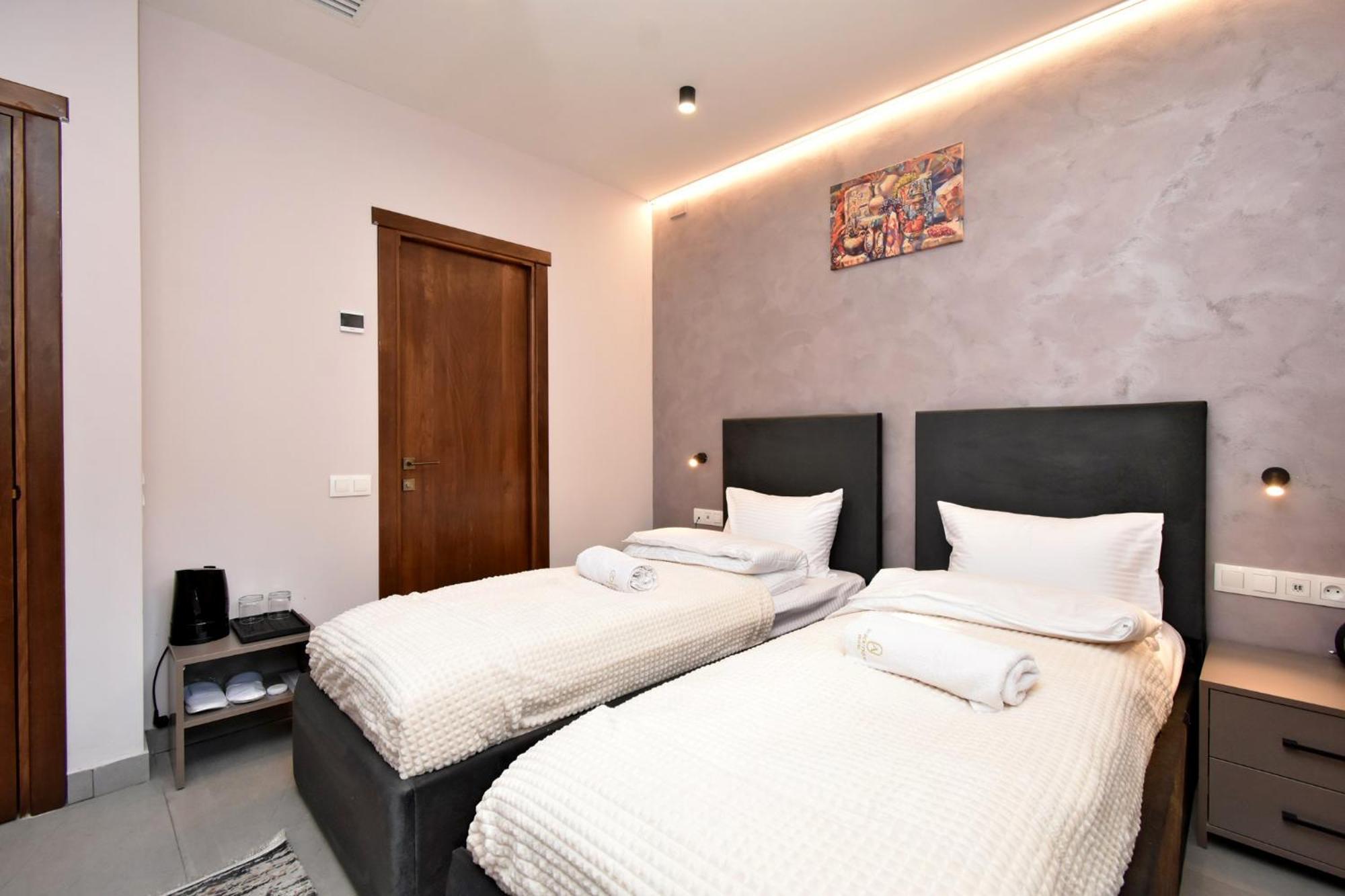Avenue 23 Boutique Hotel 예레반 외부 사진