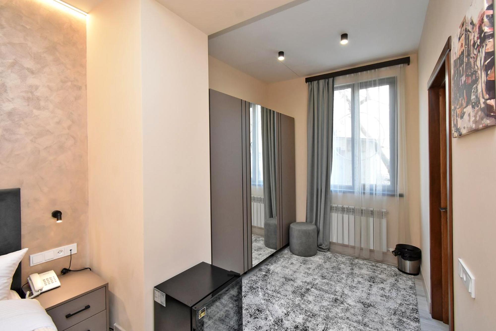 Avenue 23 Boutique Hotel 예레반 외부 사진